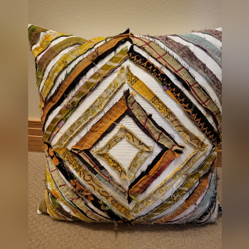 Single decorative pillow, cute fall colors. Willing to bundle pillows. EUC $20